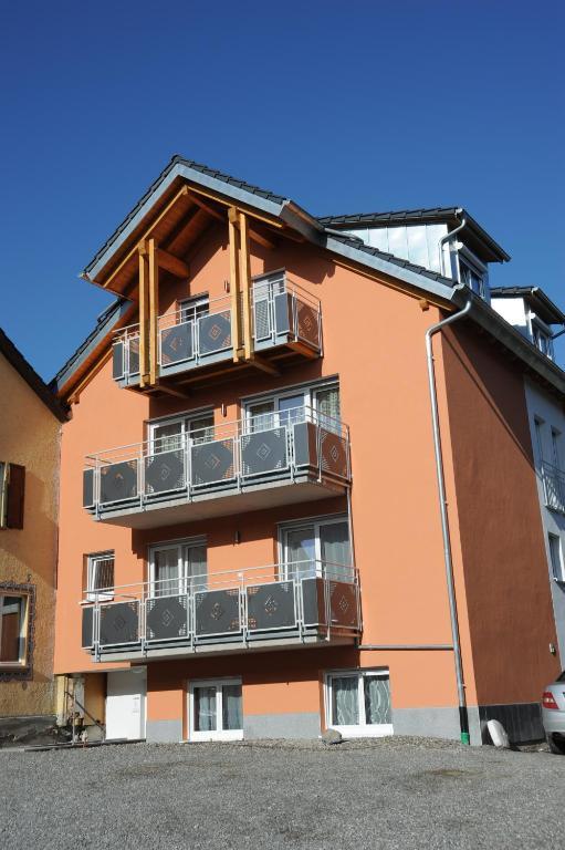 Gasthaus-Pension Fischerkeller Randegg Buitenkant foto